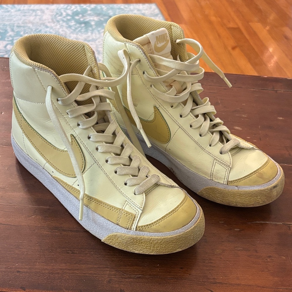 Nike Blazer Mid Yellow Sneakers | Youth 6 / Women’s 7.5